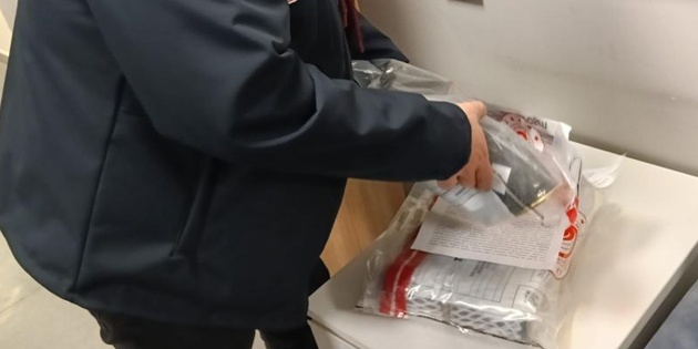 İstanbul Havalimanı’nda Yasak Olan Mersin Balığı Havyarı Ele Geçirildi